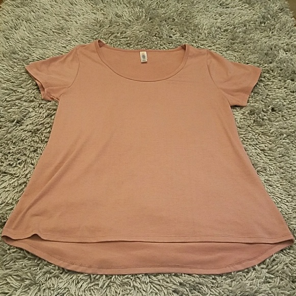 LuLaRoe Tops - LulaRoe Classic Tee pink small